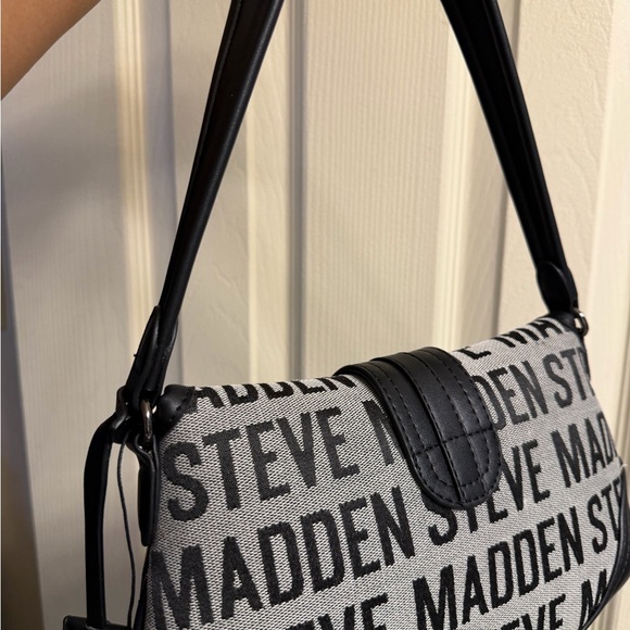 Steve Madden Black and White Logo Shoulder Purse - Picture 2 of 4
